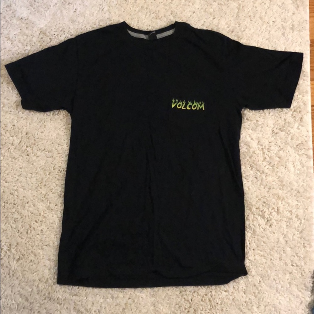 Black volcom t-shirt